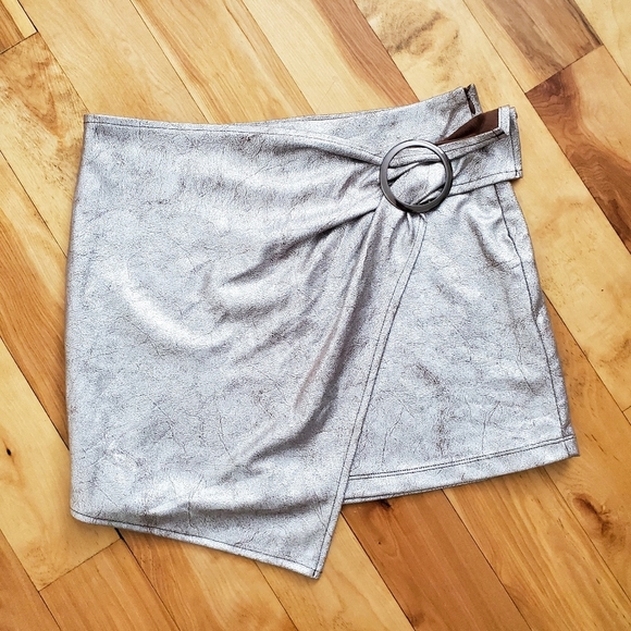 Zara metallic silver wrap mini skirt - Picture 2 of 6
